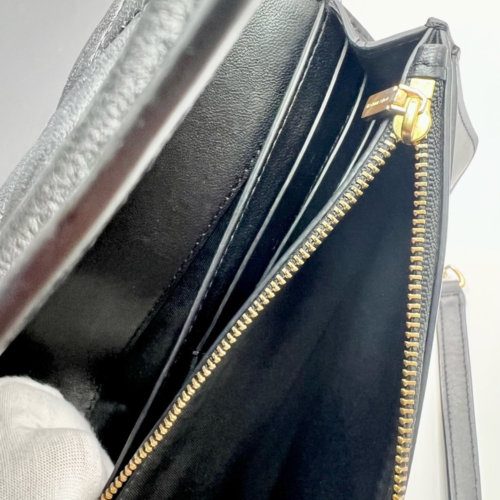 ❌❌ SOLD❌❌ Tory Burch Black Quilted Crossbody Bag with Tassel - Picture 13 of 15